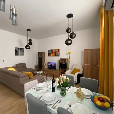 Andela Centar * 풀라