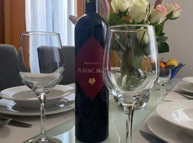 Andela Centar * Πούλα